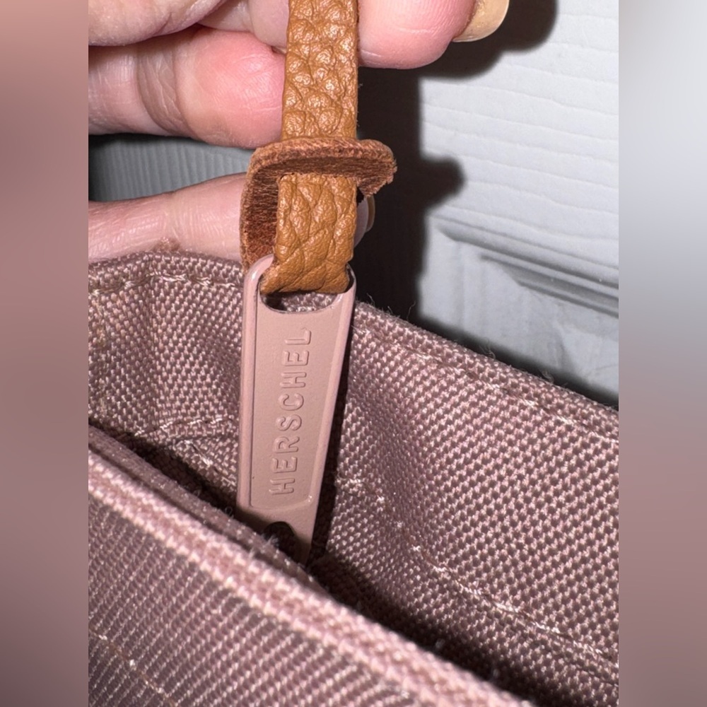 Herschel Supply Company Tan Tote Bag - Picture 3 of 15